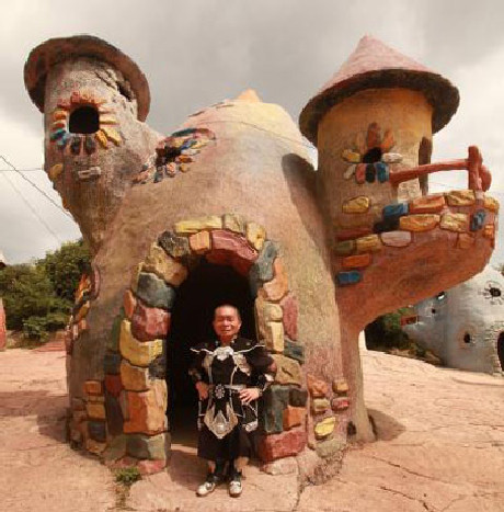 Các cư dân luyện tập trước một buổi biểu diễn.