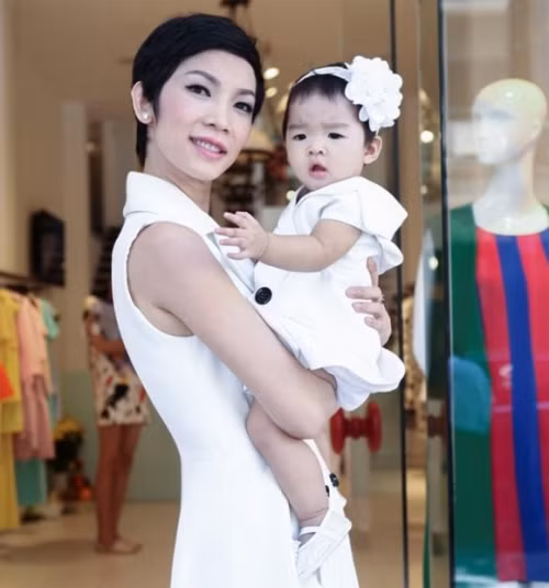 Xuân Lan cũng chưa từng tiết lộ danh tính cha của bé Thỏ.