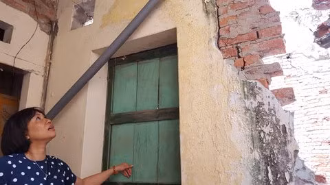 Ha Noi: Chiem dung noc nha ve sinh co xay 2 tang nha-Hinh-2