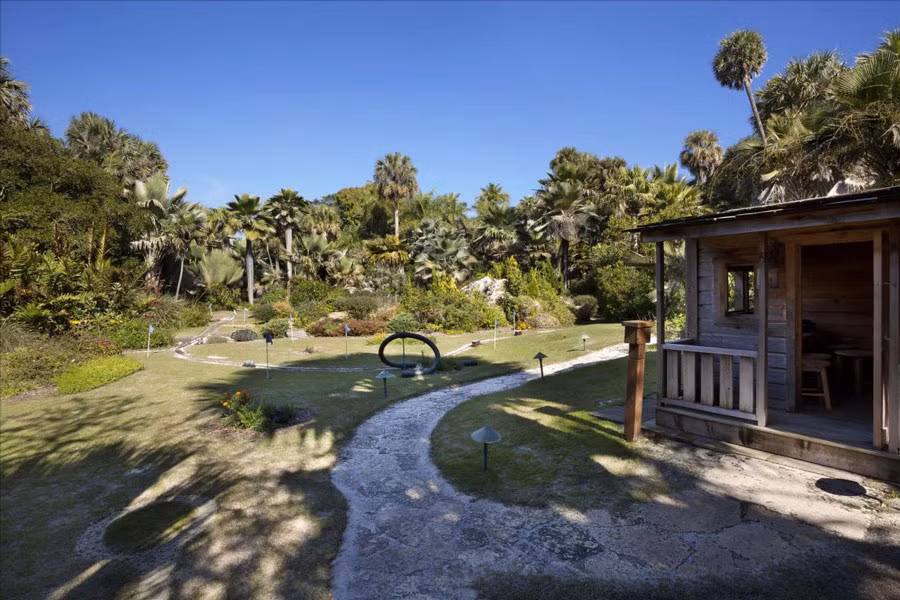 Vườn chim và khu bảo tồn bảo tồn bướm.