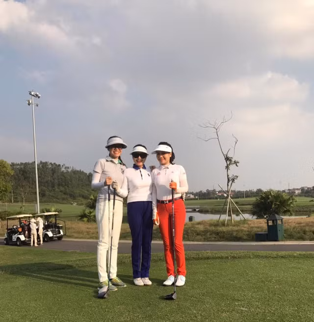 Ha Ho di xe cua Chu Dang Khoa vo dai gia the nao