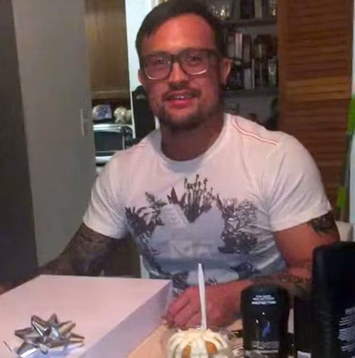 Mon qua bat ngo cho nguoi bo 16 nam nuoi con nguoi khac-Hinh-3