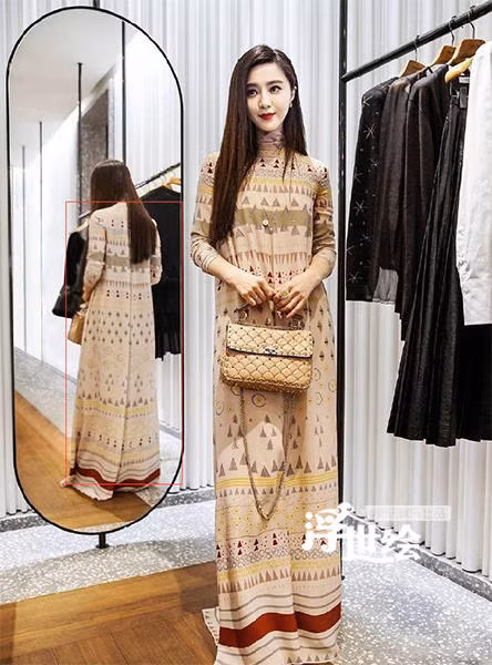 “Nữ hoàng thị phi” Phạm Băng Băng cũng không tránh khỏi tình cảnh dở khóc dở cười vì hình ảnh trong gương. Theo đó, hình ảnh chính diện của cô với thân hình thon thả cùng 3 vòng rõ nét thì phản chiếu trong gương lại là “vòng eo bánh mì”.