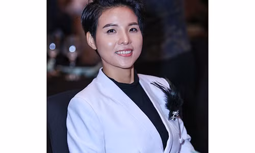 Vu Cat Tuong Luc nay giai thich bien minh khong ich gi