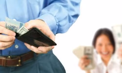 Tôi luôn cảm thấy ngột ngạt với cuộc sống gia đình. Tất cả chỉ bắt nguồn từ tính keo kiệt đến bủn xỉn của vợ tôi. Ảnh minh họa.