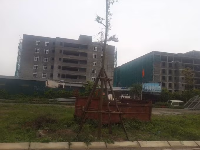 KĐT Thanh Hà ban đầu được xác định là dự án đầu tư theo hình thức BT (đổi đất lấy hạ tầng) cùng với dự án Mỹ Hưng (nằm trên địa phận huyện Thanh Oai, có quy mô 182 ha) .