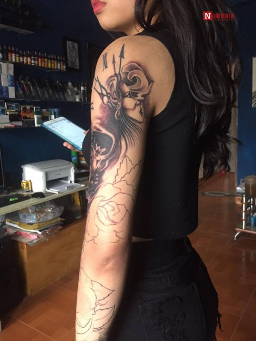 Một hình xăm khác được Hoài Phạm thực hiện.