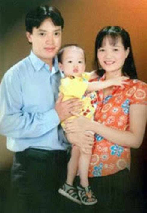 Sau khi tốt nghiệp Đại học, Huệ Anh vào làm ở phòng Thanh tra, Sở Nông nghiệp và Phát triển nông thôn Hà Nội. Sau đó, cô chuyển sang công tác tại một ngân hàng. Bí thư Hạ xinh đẹp ngày nào đã lập gia đình và có hai con, một trai, một gái.