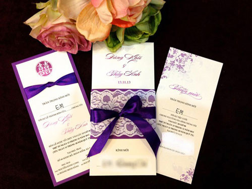 Người Hà Nội khá câu nệ việc gửi thiệp mời, còn người Sài Gòn thì không.