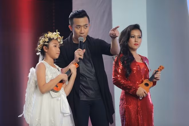 Khách mời và đội chủ nhà sẽ trải qua năm vòng thi để chọn ra một người bí ẩn trong nhóm năm người. Ở tập này, những thử thách mạo hiểm hứa hẹn sẽ làm thót tim người xem. Tập hai chương trình Người bí ẩn sẽ được phát sóng tối 19/3 trên HTV7.