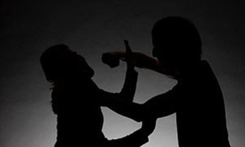 Nu giup viec bi dam chet do danh tay doi voi dan ong