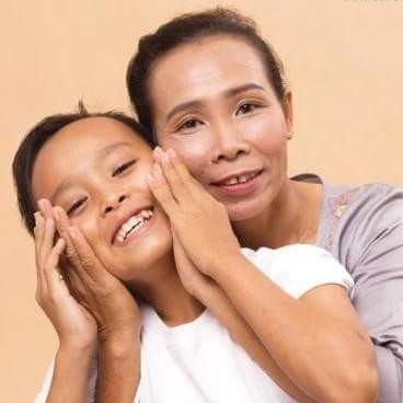 Hồ Văn Cường và mẹ ở thời điểm hiện tại.