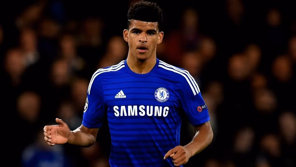 Dominic Solanke (Anh): Tại giải U19 châu Âu vừa qua, tiền đạo của Chelsea ghi 2 bàn thắng, góp công đưa U19 Anh vào bán kết. Solanke đã trải qua các đội từ U16 đến U21 của Tam sư. Thành tích tốt nhất là 14 bàn thắng trong 11 trận đấu cho U17. Trong 26 trận thi đấu ở Vitesse (giải Hà Lan) dưới dạng cho mượn, Solanke ghi 7 bàn thắng.