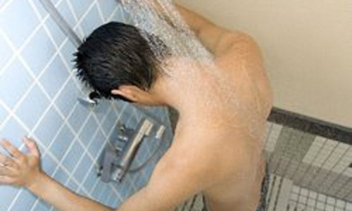 Bi hài chân dung gã trai tưởng chăn được rau, ai ngờ bị rau chăn lại. Ảnh minh họa