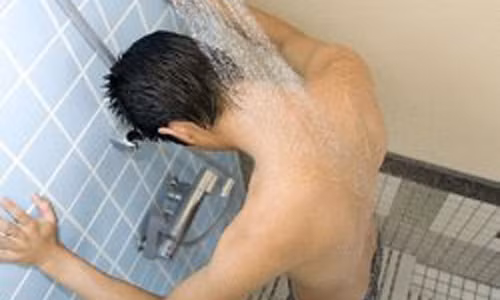 Bi hài chân dung gã trai tưởng chăn được rau, ai ngờ bị rau chăn lại. Ảnh minh họa