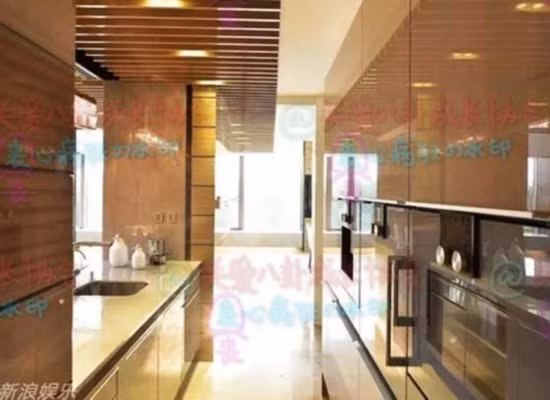 Không gian nhà bếp hiện đại và sang trọng như khách sạn 5 sao.