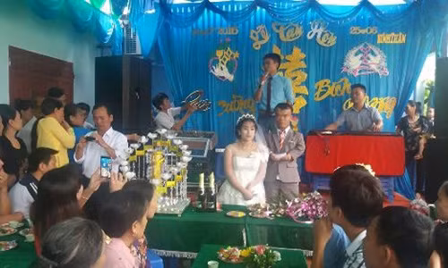 Dam cuoi co tich cua chu re lun va co dau xinh dep