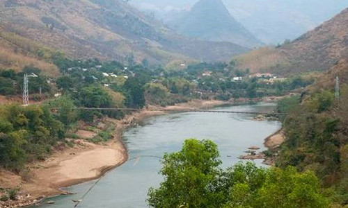 Sông Mã, đoạn qua xã Tèn Tắn (huyện vùng cao Mường Lát) - nơi ông Tú mất tích. Ảnh: Mạnh Cường.