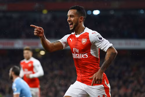 4. Theo Walcott (Arsenal, vận tốc tối đa: 34,3 km/h).