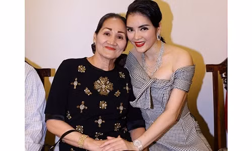 Ly Nha Ky lan dau tiet lo 