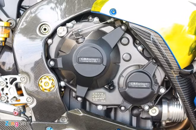 Động cơ xe cũng được nâng cấp nhẹ với bộ bình xăng gió PC5, Autotune và lọc gió K&amp;N giúp công suất tăng thêm vài mã lực. CBR1000RR nguyên bản sử dụng động cơ dung tích 999,8 phân khối, làm mát bằng dung dịch. Công suất cực đại 178 mã lực. Hộp số 6 cấp.