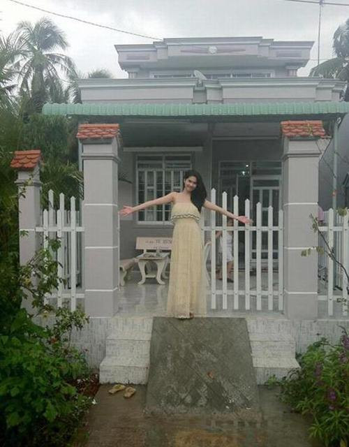 Căn nhà 2 tầng và thuộc top thiết kế đẹp mắt trong lành.