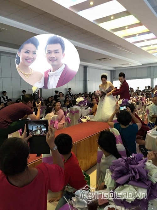 Khi di chuyển lên sân khấu để làm các thủ tục trong buổi lễ, vì váy cưới khá dài, Lê Khánh đã dẫm vào chân váy và suýt "vồ ếch".