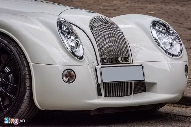 Aero Supersport được giới thiệu lần đầu tại triển lãm Pebble Beach năm 2009, với kiểu mui targa.