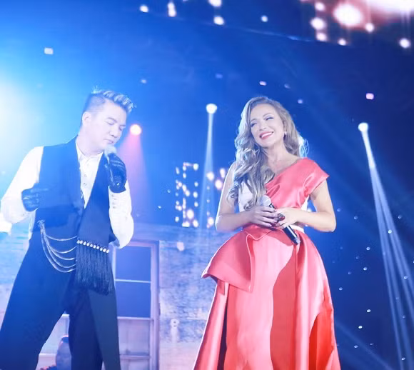 Thanh Hà có mối quan hệ thân thiết với nhiều nghệ sĩ nổi tiếng.