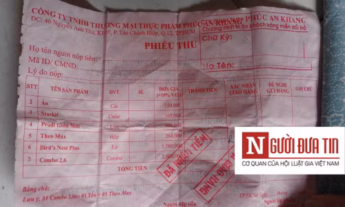 Phiếu mua hàng "thần thánh" để "biến" khách hàng trở thành nhân viên công ty.