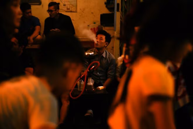 Khu phố Đào Duy Từ, nơi vui chơi của trẻ em xuất hiện nhiều quán cho khách hút shisha, ảnh hưởng tới sức khỏe và môi trường xung quanh.