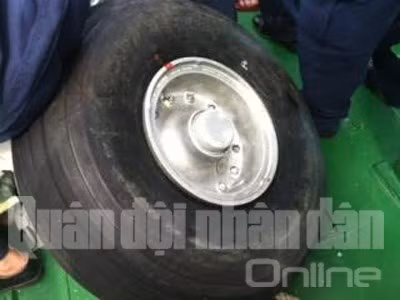 Càng sau bên trái của chiếc Casa 212.