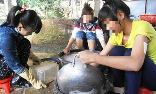 Đào từng rửa bát thuê để kiếm sống qua ngày (Ảnh minh họa).