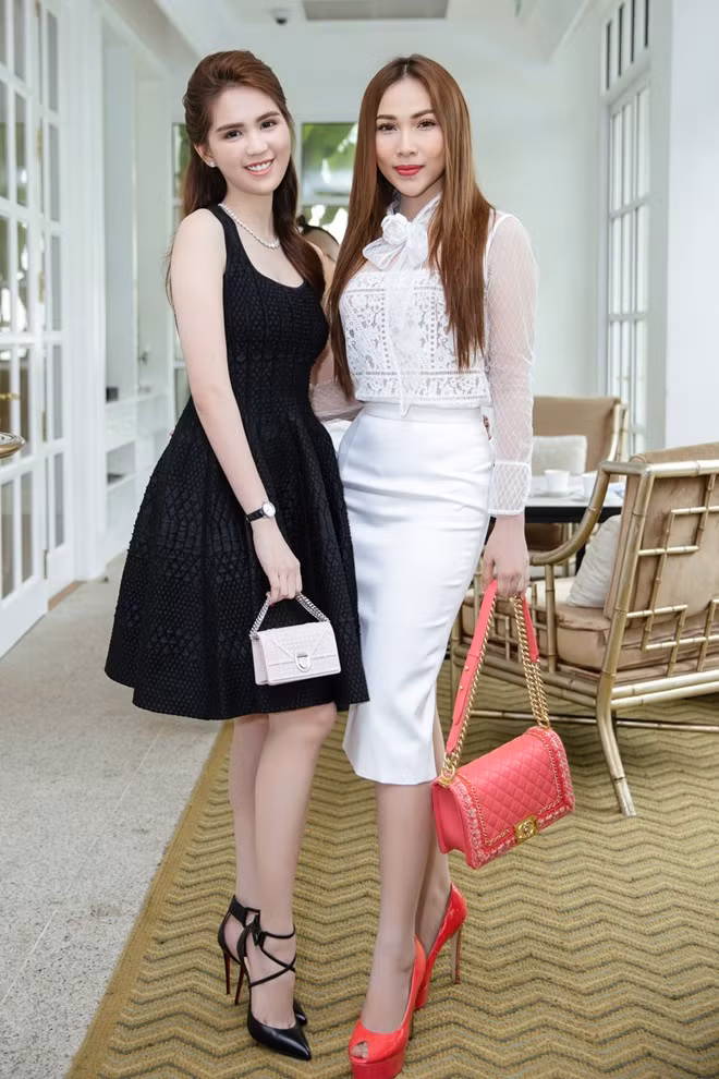 Ngọc Trinh và người mẫu Quỳnh Thư.