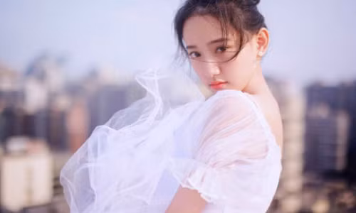 Dan ong quen coi ao gai hu va chi mac vay cuoi cho gai ngoan