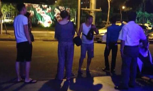 Doi pho voi khach du lich Trung Quoc vo cung kho khan