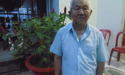 Ở tuổi 90, nhưng cựu tù Côn Đảo- Lê Văn Quang (Ba Thiện) vẫn khỏe mạnh, minh mẫn và sáng suốt.