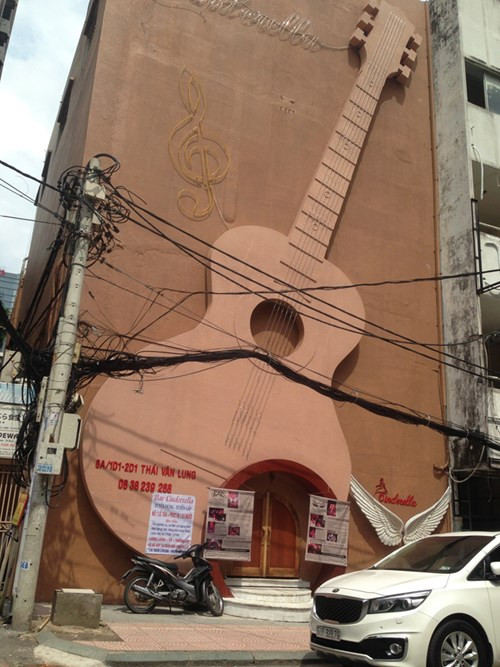 Thuc hu vu khach to bua an cua 2 nguoi het gan 700 trieu