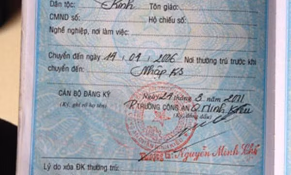 Hộ khẩu cho thấy hiện Tr. mới 14 tuổi.