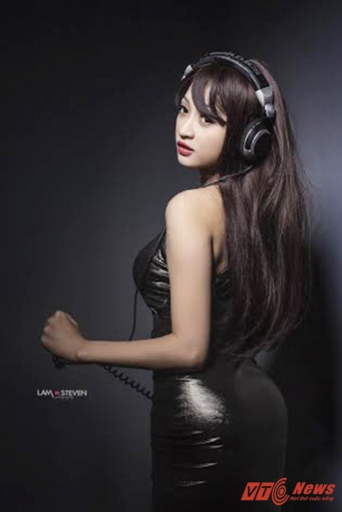 Châm ngôn sống của hot girl DJ này là: "Hãy làm những gì bạn muốn, mơ những gì bạn muốn mơ, tới đâu bạn muốn tới, trở thành những gì bạn muốn bởi bạn có một cuộc đời và một cơ hội để làm những gì bạn muốn".