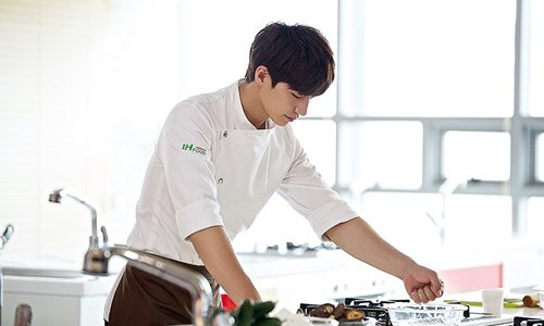 4 chang giap chuyen chinh phuc ban gai qua duong... da day