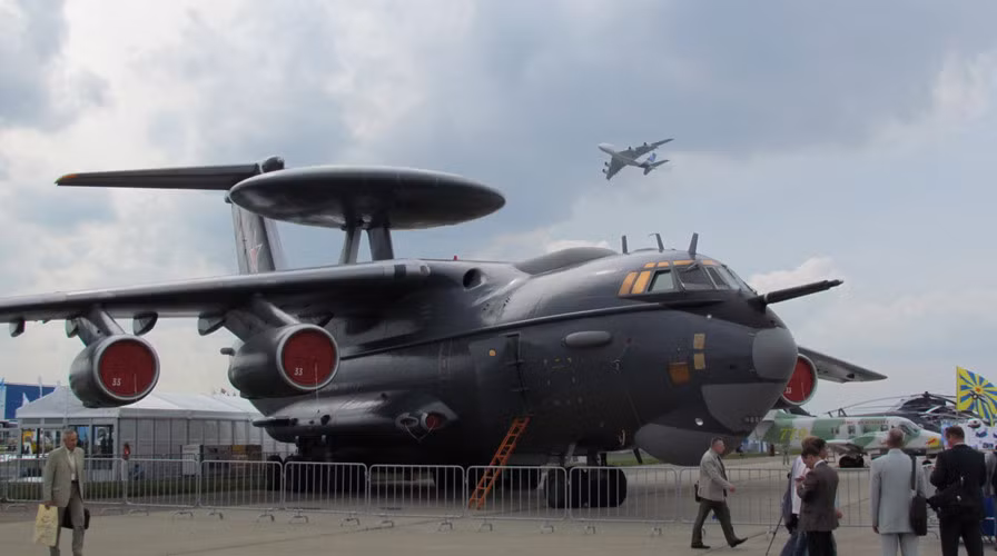 Dòng máy bay A-50 có thể bay với tốc độ lên đến 800 km/h và có tầm hoạt động rộng 7.500 km. (Ảnh: beriev)