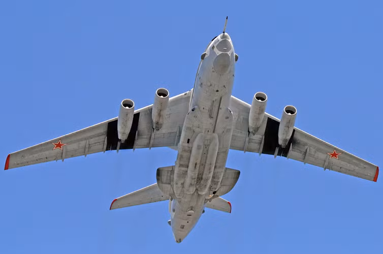 Khả năng phát hiện các mục tiêu trên không như trực thăng, tên lửa hành trình và máy bay siêu âm của A-50U được nâng lên so đáng kể cho với thế hệ máy bay A-50M. (Ảnh: airliners)