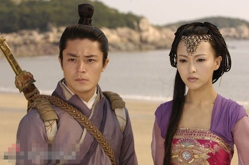 Người tình màn ảnh được fan gán ghép với Hoắc Kiến Hoa nhiều nhất chính là một trong tứ tiểu hoa đán thế hệ mới Đường Yên. Vì diễn xuất quá nhập vai, cả hai thường xuyên dính tin đồn nảy sinh tình cảm.