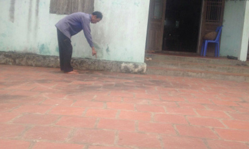 Bo vo bang hoang ke lai giay phut con re thieu song con gai