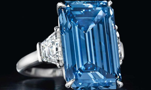 Chiem nguong vien kim cuong danh bat moi ky luc