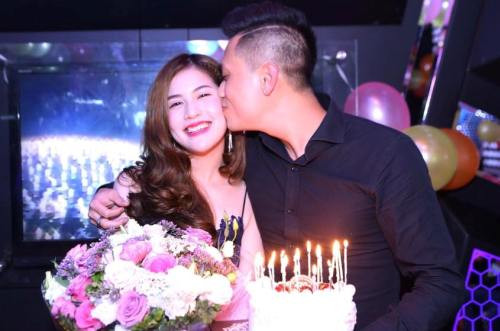 Trần Hương cho biết thêm, trong thời gian tới, cô và Việt Anh sẽ tổ chức đám cưới để thông báo với bạn bè, đồng nghiệp và khán giả.