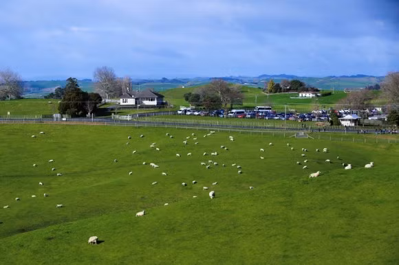 Sau thành công vang dội của bộ phim, mỗi ngày điểm du lịch hấp dẫn đón hàng nghìn du khách từ khắp nơi trên thế giới đổ về tham quan.