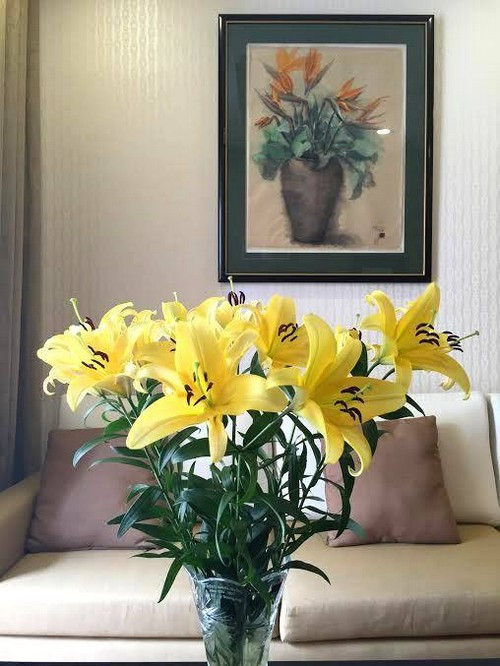 Bức tranh treo tường do tự tay anh vẽ nhận được nhiều lời ngợi khen.