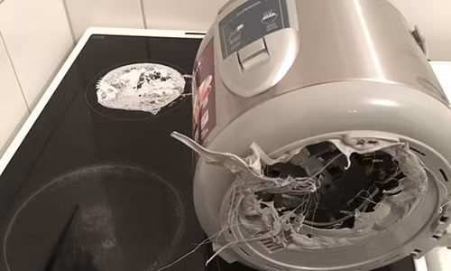 Ba me tre lan dau dung noi com dien va cai ket dang